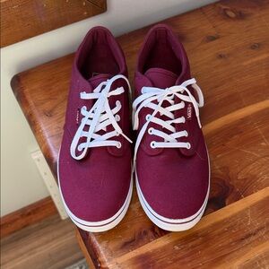 Vans Maroon Canvas Shoes with White Accents women’s 8.5 new condition.